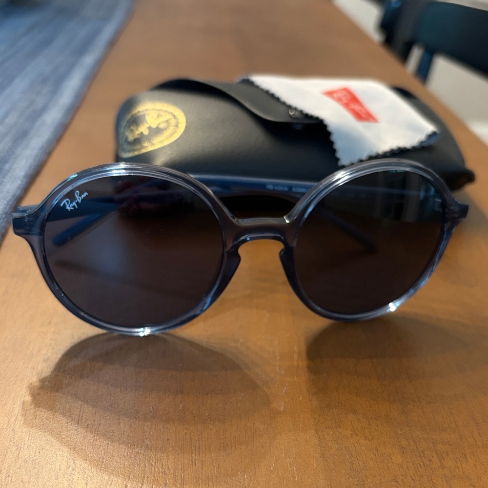 Women’s Ray-Ban’s Blue Round Sunglasses with Case